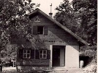 Sljeme. Planinarski dom Risnjak